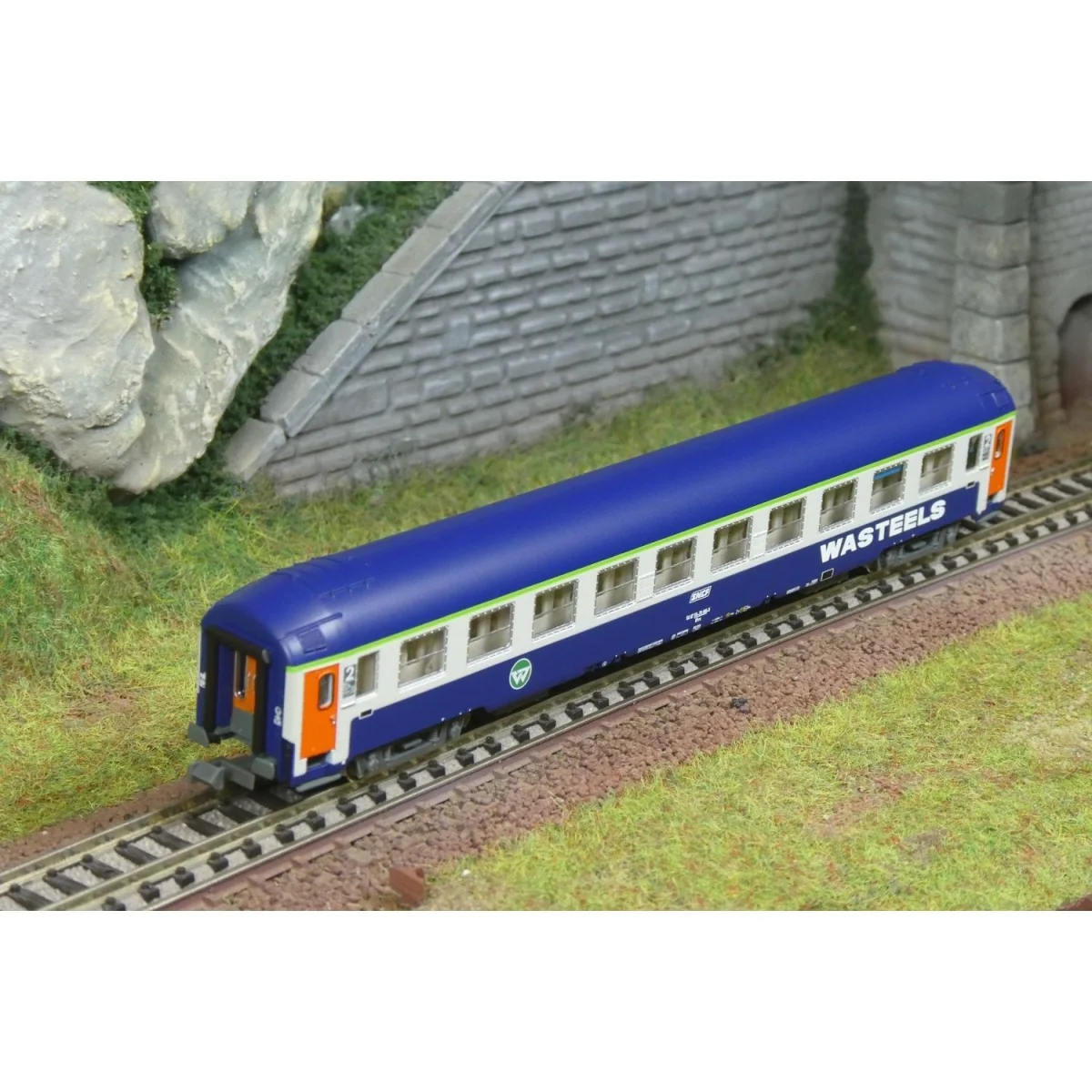 UIC B9c9x couchette coach 2nd class Wasteels livery with framed whi...