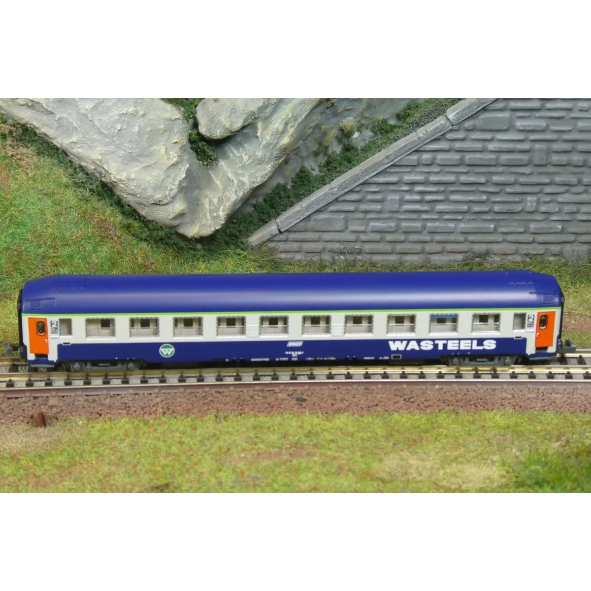 UIC B9c9x couchette coach 2nd class Wasteels livery with framed whi...