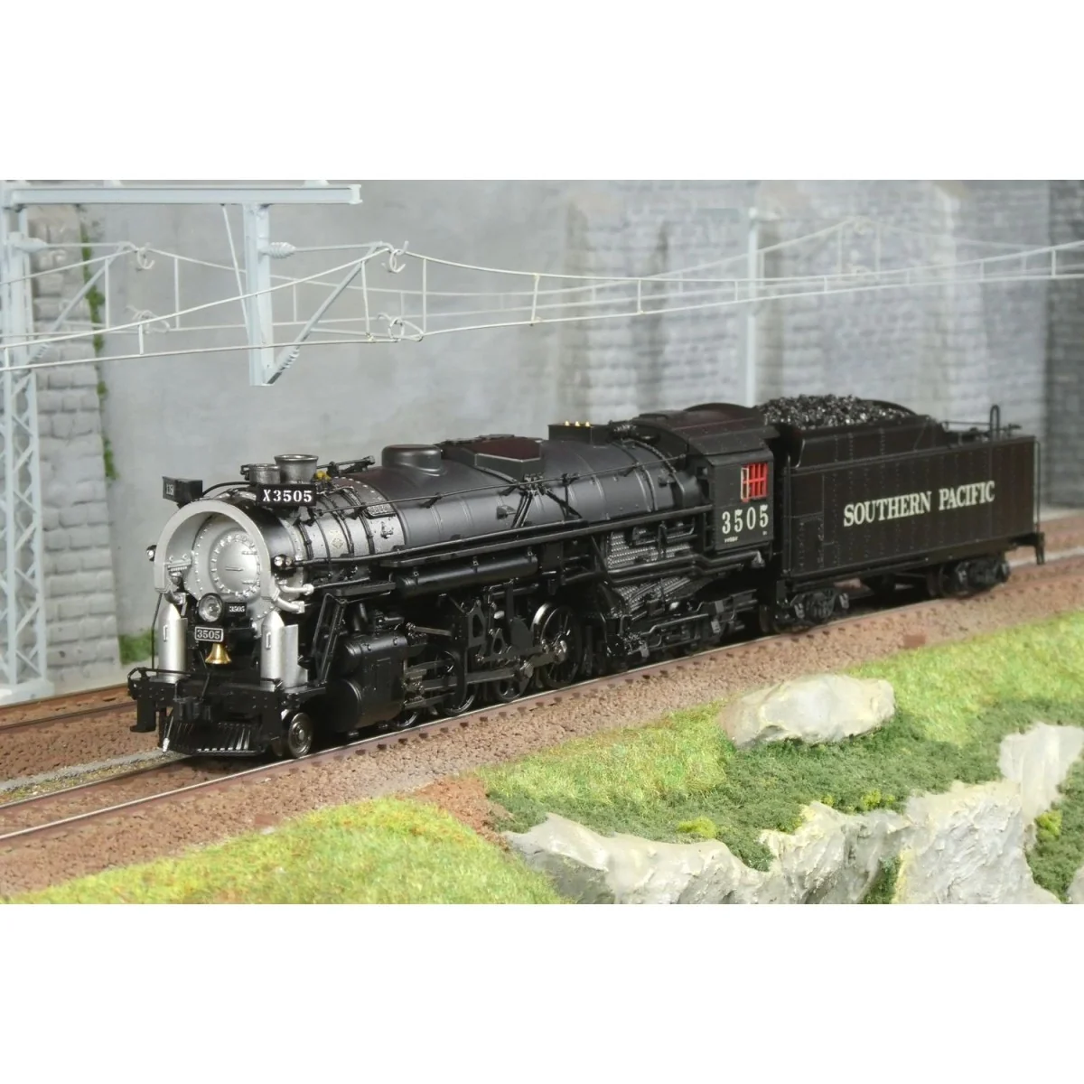 Berkshire 2-8-4 Southern Pacific steam locomotive - Trix 25983 - di...