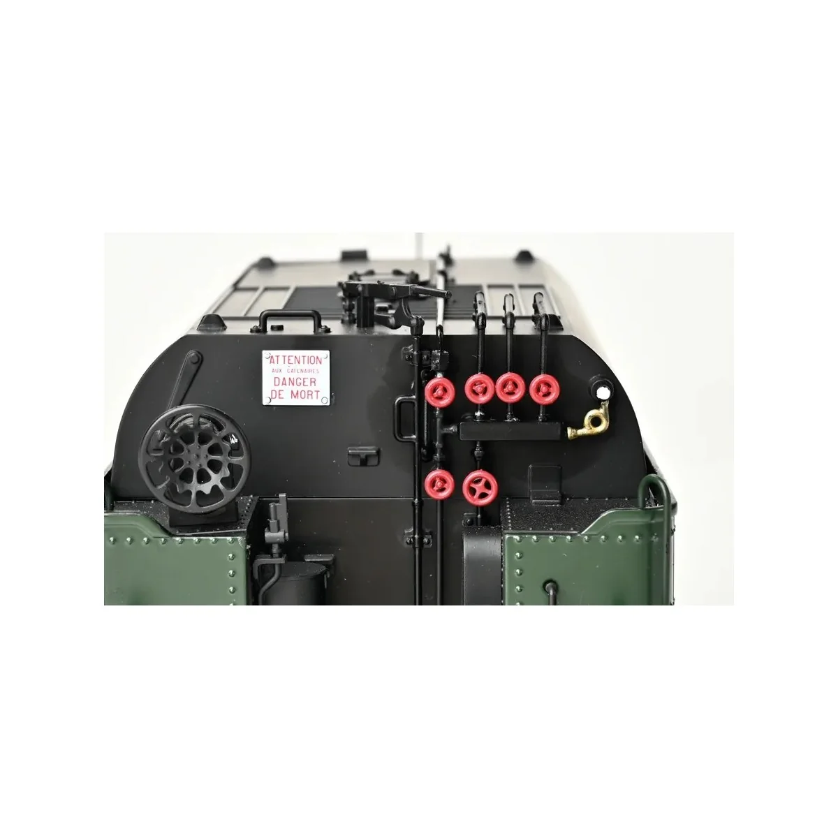 Model kit of the SNCF 141 R Mikado type steam locomotive - IXO COLL...