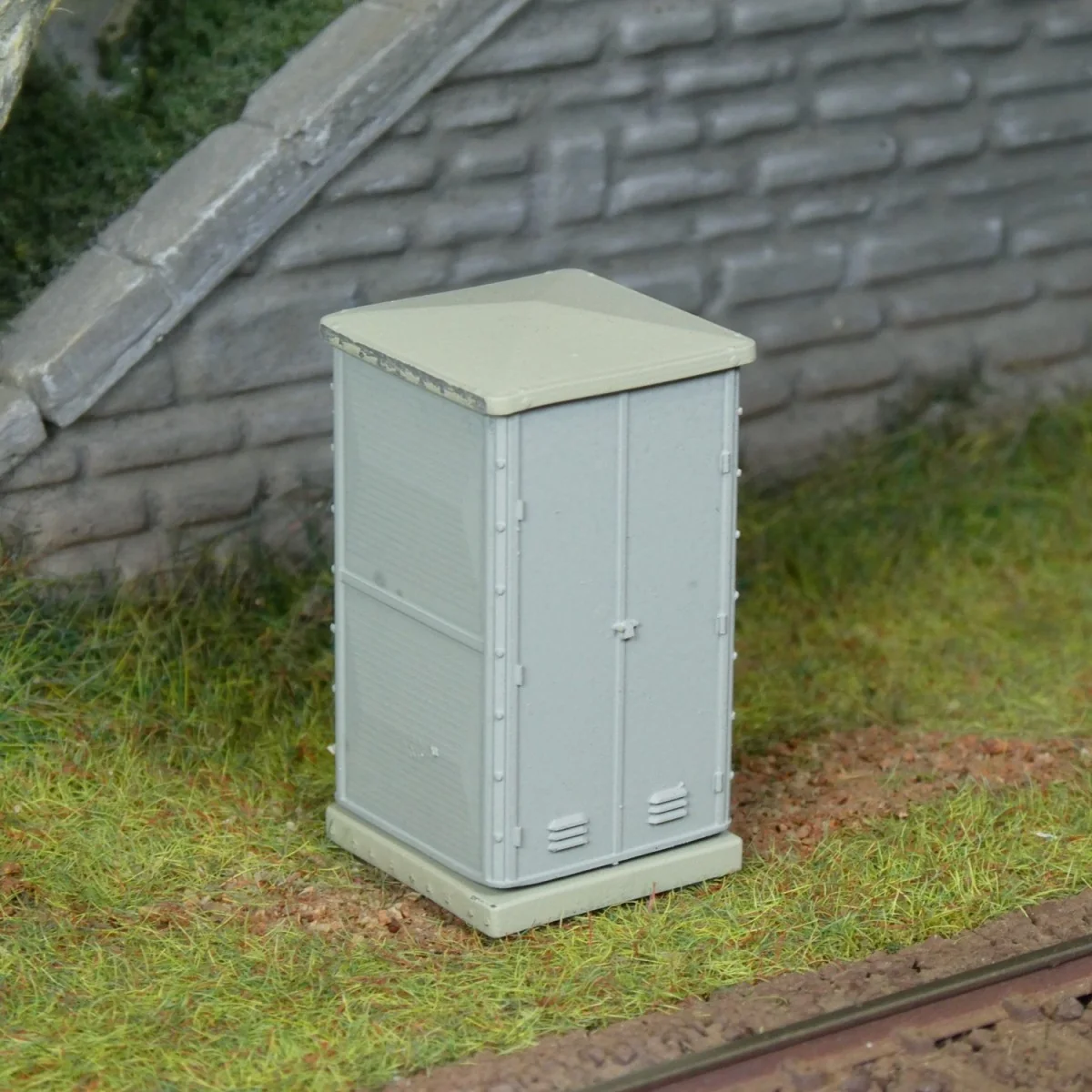 SNCF fiber cement guardhouse, painted and ready to install - Railit...