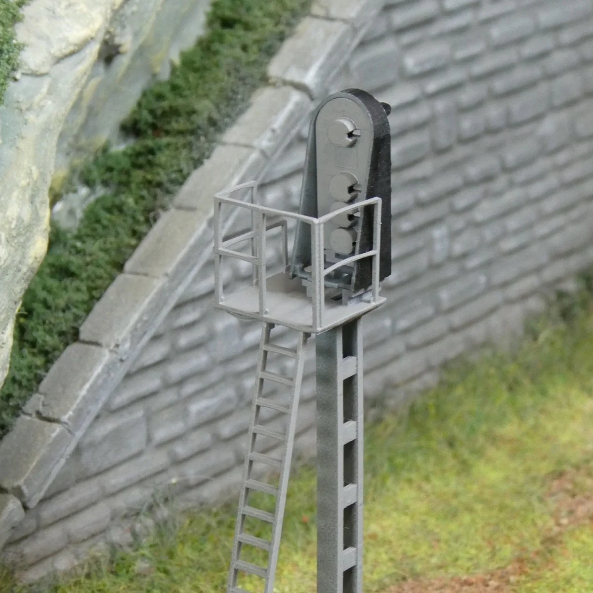 HO signal with 4 lights, type C, lightweight mast on the right, SNC...