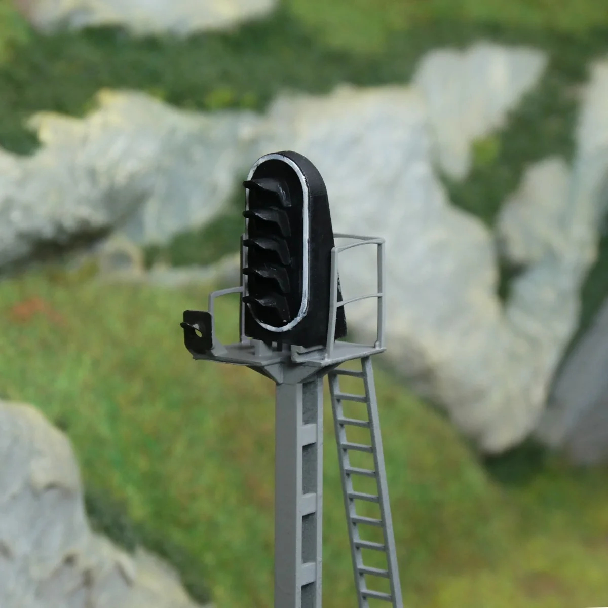 HO signal with 5 lights, type C, lightweight tall mast, SNCF - Rail...