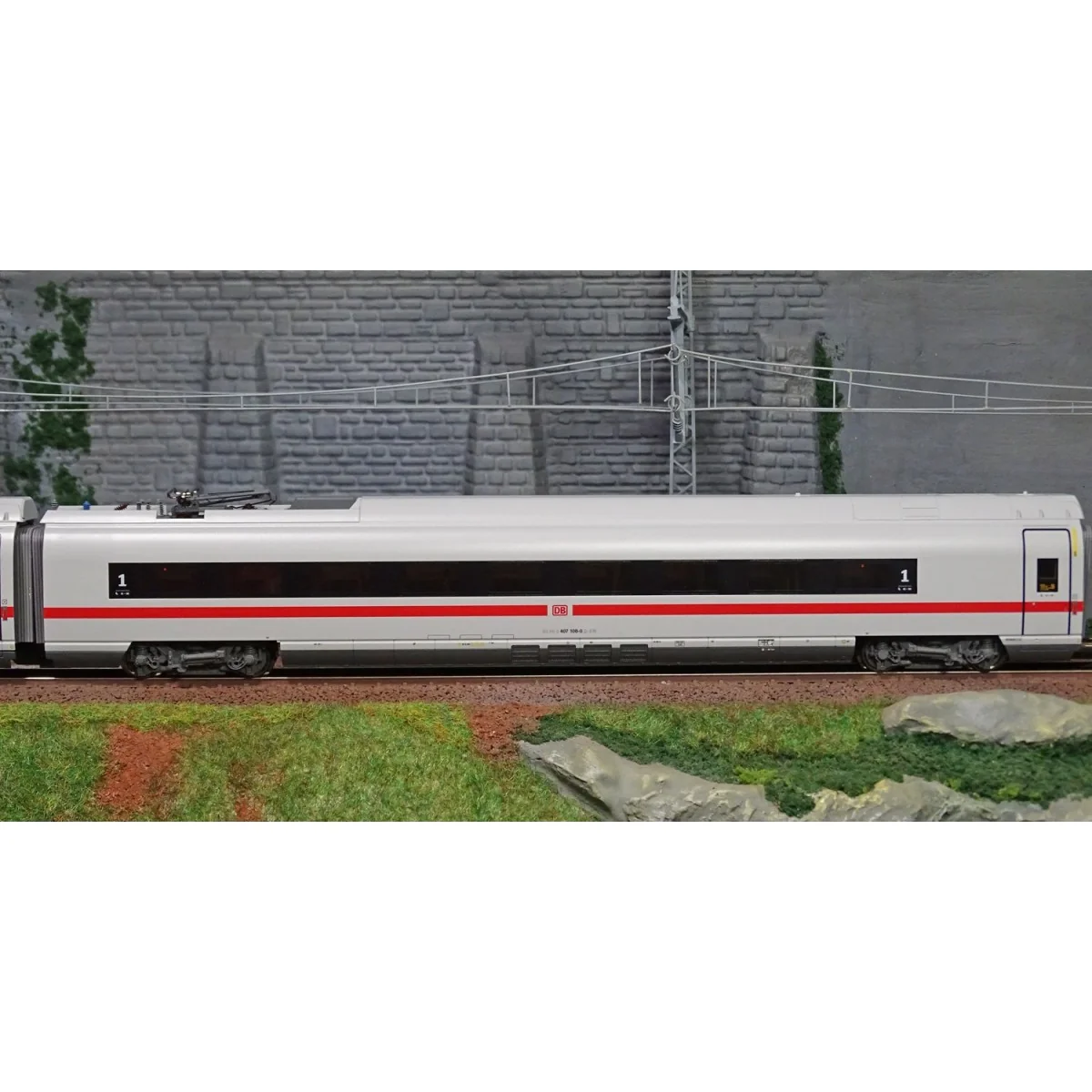Roco 72096 Set of 2 ICE (BR 407) intermediate coaches, 1st and 2nd ...