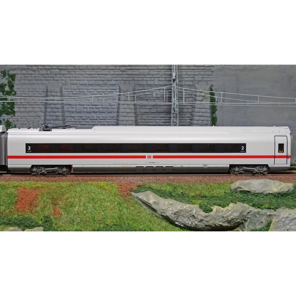 Roco 72097 Set of 2 ICE (BR 407) intermediate coaches, 1st and 2nd ...