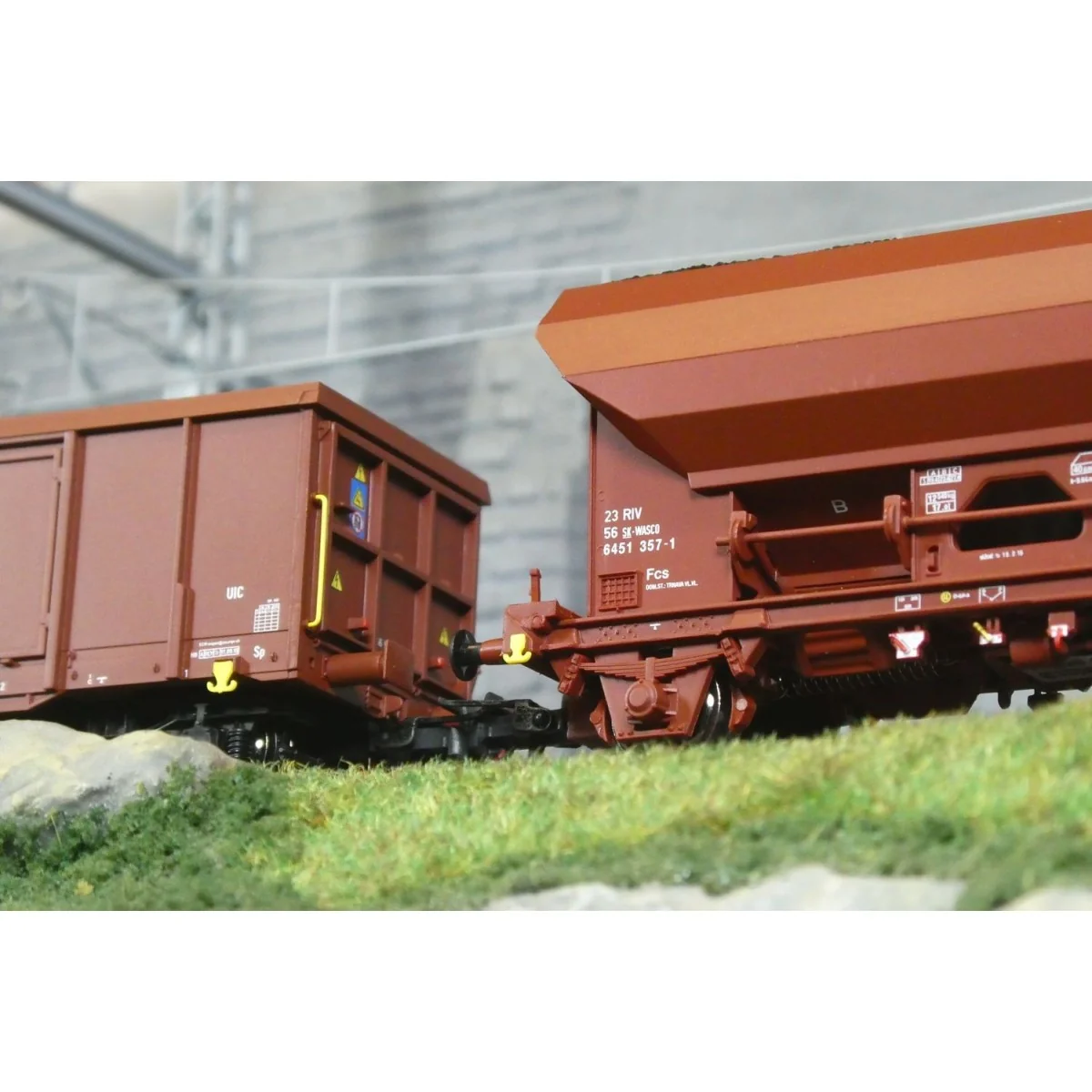Set de 2 wagons de marchandises Chemoil - Roco 6600221, H0 1/87 Set de 2 wagons de marchandises Chemoil - Roco 6600221, H0 1/87