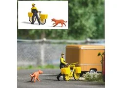 Postier avec vélo postal, poursuivi par un chien - Busch 7885, H0 1/87