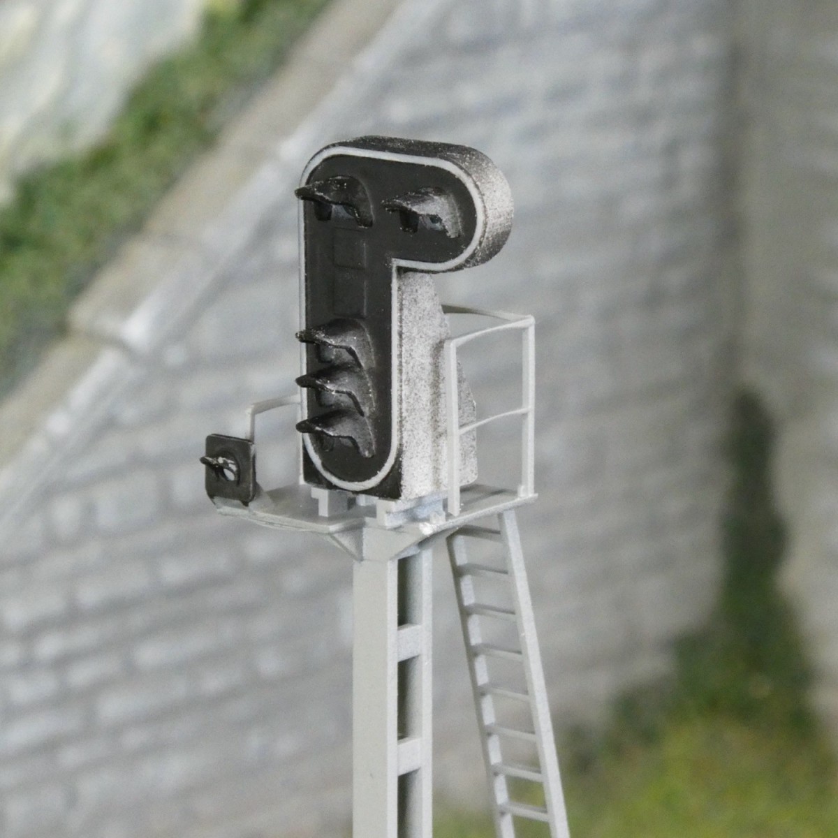 HO signal with 5 lights, type F, lightweight tall mast, SNCF - Rail...