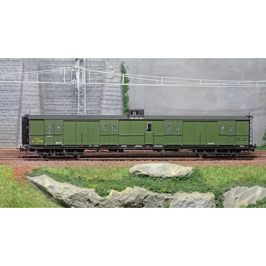 VB-347-Ree Modeles VB347 Bogie van, ex-PLM, PLM green, lookout and ladder, SNCF