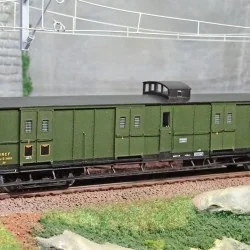 Ree Modeles VB348 Fourgon à bogies, ex-PLM, vert 306, vigie et échelle, SNCF Ree Modeles VB-348 - 1