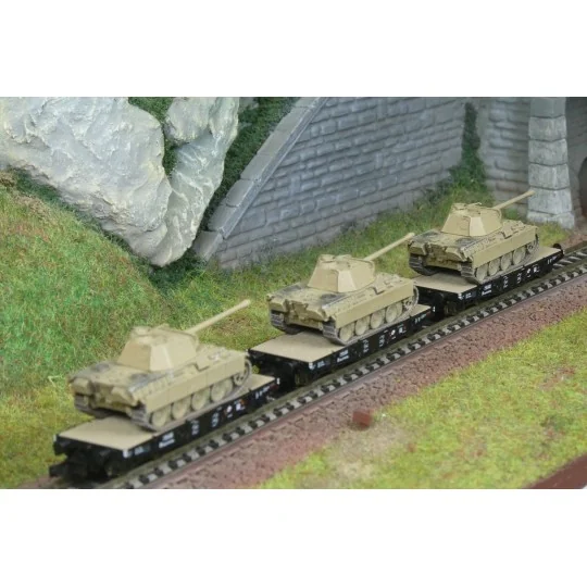 Fleischmann 845606 Set of 3 flat wagons for transporting heavy load... Fle_845606-Fleischmann 845606 Set of 3 flat wagons for transporting heavy loads, DRB, loaded with Panther tanks, N scale
