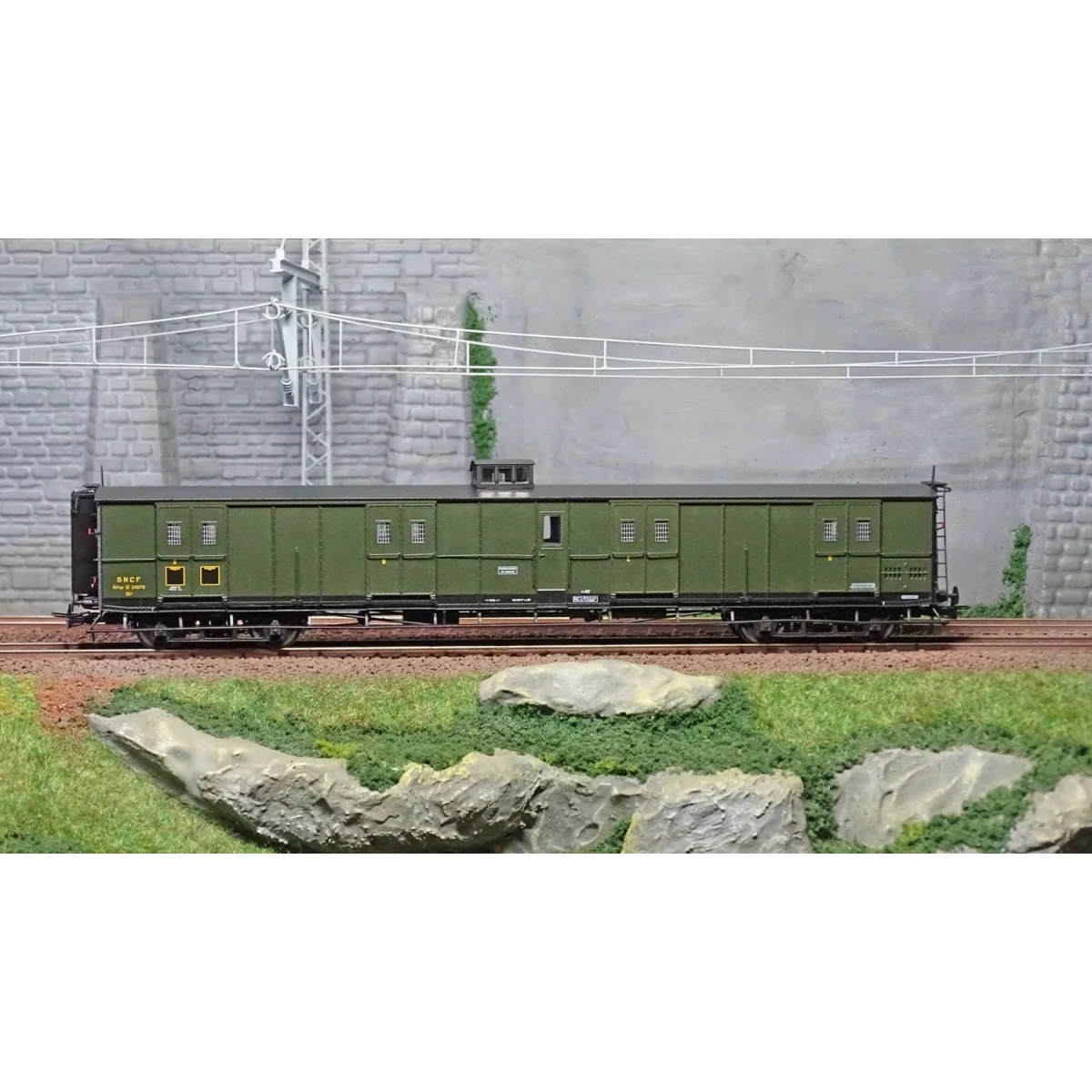 Ree Modeles VB349 Fourgon à bogies, ex-PLM, vert 306, vigie et échelle, SNCF Ree Modeles VB-349 - 2 Ree Modeles VB349 Fourgon à bogies, ex-PLM, vert 306, vigie et échelle, SNCF Ree Modeles VB-349 - 2