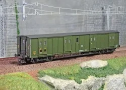 Ree Modeles VB352 Bogie van, ex-PLM, green 306, SNCF - Ree Modeles ...
