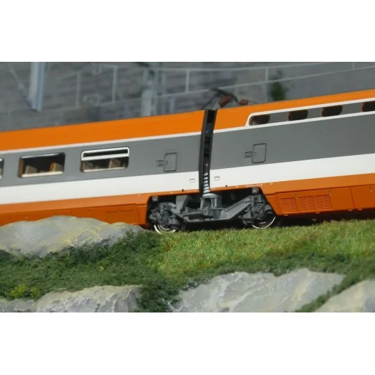 Coffret TGV SNCF PSE n°112 CFF 5 éléments - REE Modèles TGV008, HO ... TGV-008-Coffret TGV SNCF PSE n°112 CFF 5 éléments - REE Modèles TGV008, HO 1/87