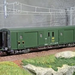 Ree Modeles VB355 Fourgon à bogies, ex-PLM, métallisé, vert 301, SNCF, feux fonctionnels Ree Modeles VB-355 - 1