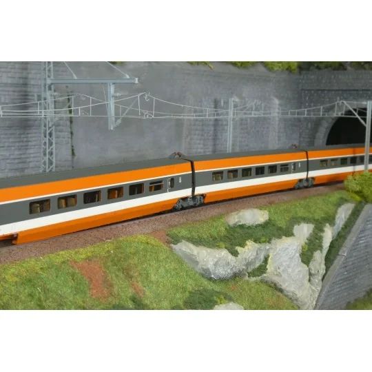 TGV-009-Coffret de remorques TGV SNCF PSE rame n°112 CFF 3 éléments R2 R5 R6 - REE Modèles TGV009, HO 1/87
