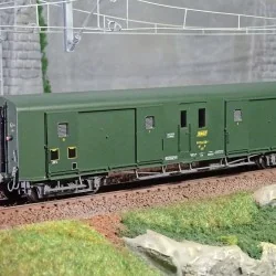 Ree Modeles VB356 Fourgon à bogies, ex-PLM, métallisé, vert 301, SNCF, feux fonctionnels Ree Modeles VB-356 - 1