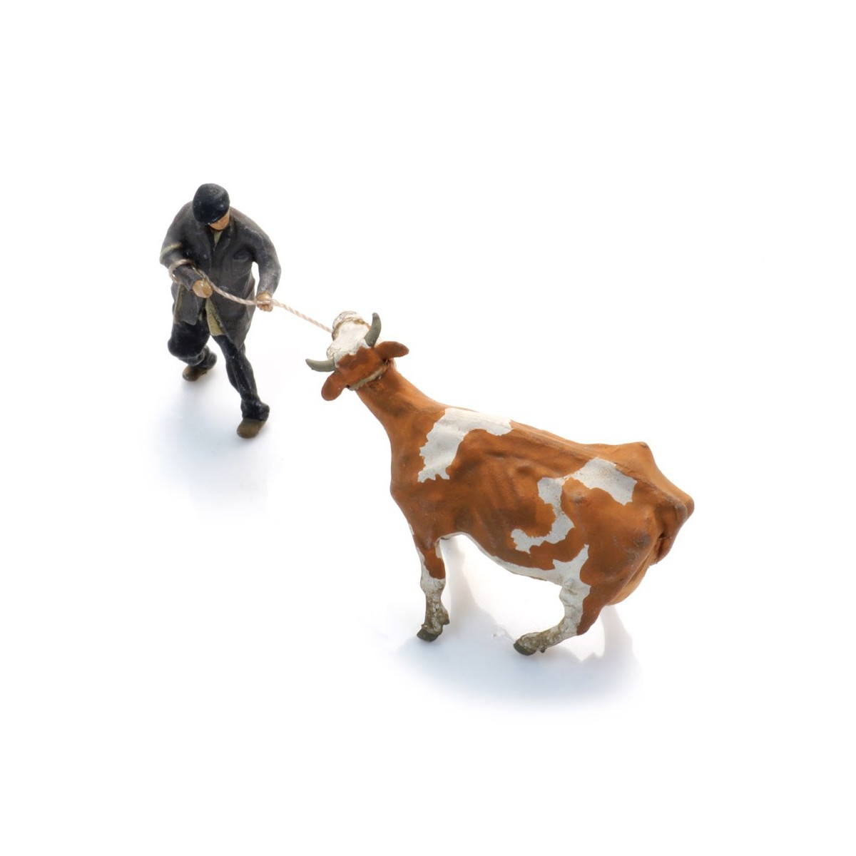 Farmer figurines with stubborn cow Artitec 5870031 - HO 1/87 Farmer figurines with stubborn cow Artitec 5870031 - HO 1/87