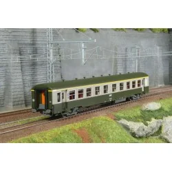 Voiture voyageurs USI longue A4t4 U62 SNCF - Models World 40036 HO ...