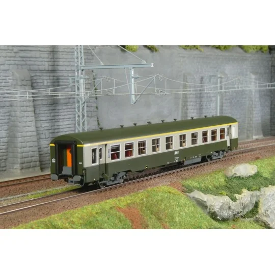 Voiture voyageurs USI longue A4t4 U62 SNCF - Models World 40036 HO ... MW_40036-Voiture voyageurs USI longue A4t4 U62 SNCF - Models World 40036 HO 1/87