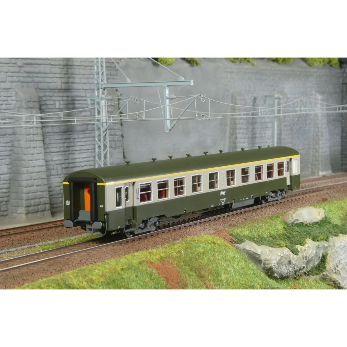 Voiture voyageurs USI longue A4t4 U62 SNCF - Models World 40036 HO ... Voiture voyageurs USI longue A4t4 U62 SNCF - Models World 40036 HO ...
