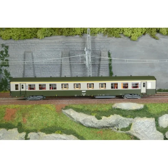 Voiture voyageurs USI longue A4t4 U62 SNCF - Models World 40036 HO ... MW_40036-Voiture voyageurs USI longue A4t4 U62 SNCF - Models World 40036 HO 1/87