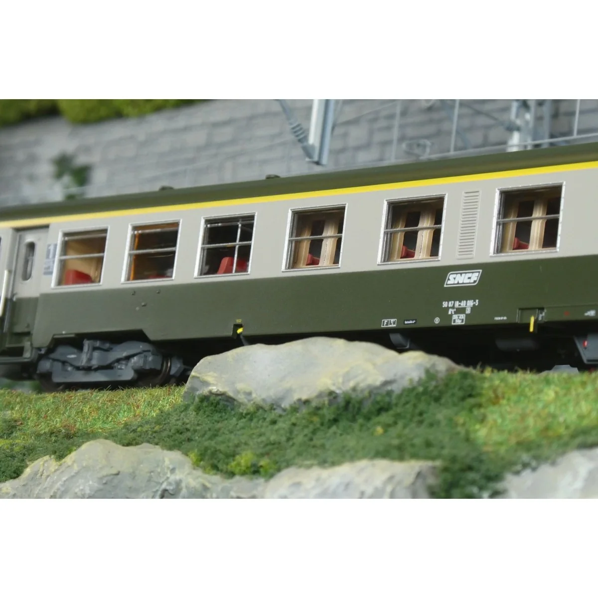 SNCF USI long passenger car A4t4 U62 - Models World 40036 HO 1/87 SNCF USI long passenger car A4t4 U62 - Models World 40036 HO 1/87