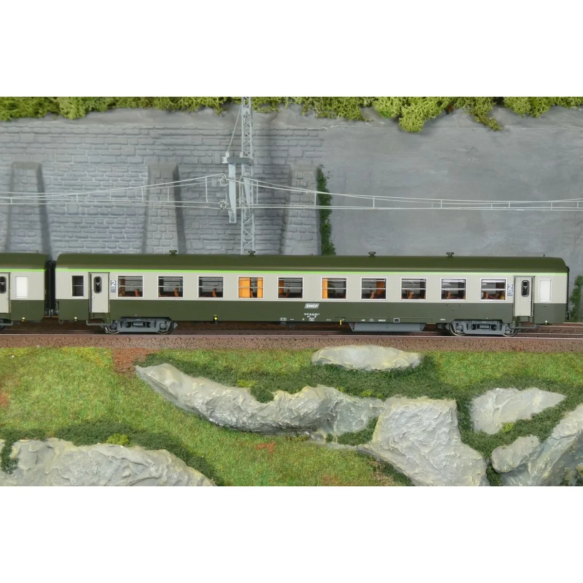 Set de 2 voitures USI longue B10t U61 vert/gris SNCF, Models World ... Set de 2 voitures USI longue B10t U61 vert/gris SNCF, Models World ...