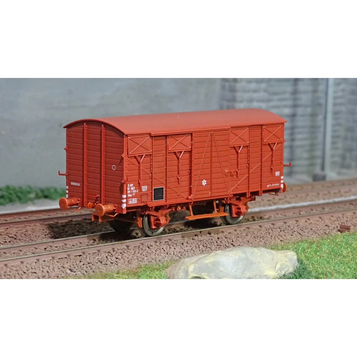 Ree models WB693 OCEM 19 covered wagon, solid wheels, closed doors,...