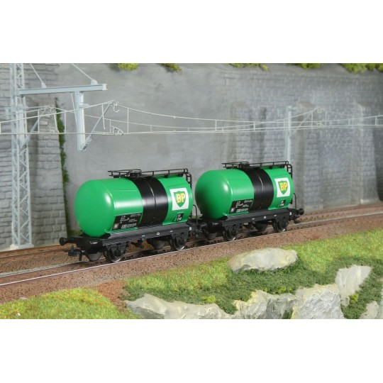 Rivarossi HR6567 Set of 2 two-axle tank wagons, FS, BP HR6567-Rivarossi HR6567 Set of 2 two-axle tank wagons, FS, BP