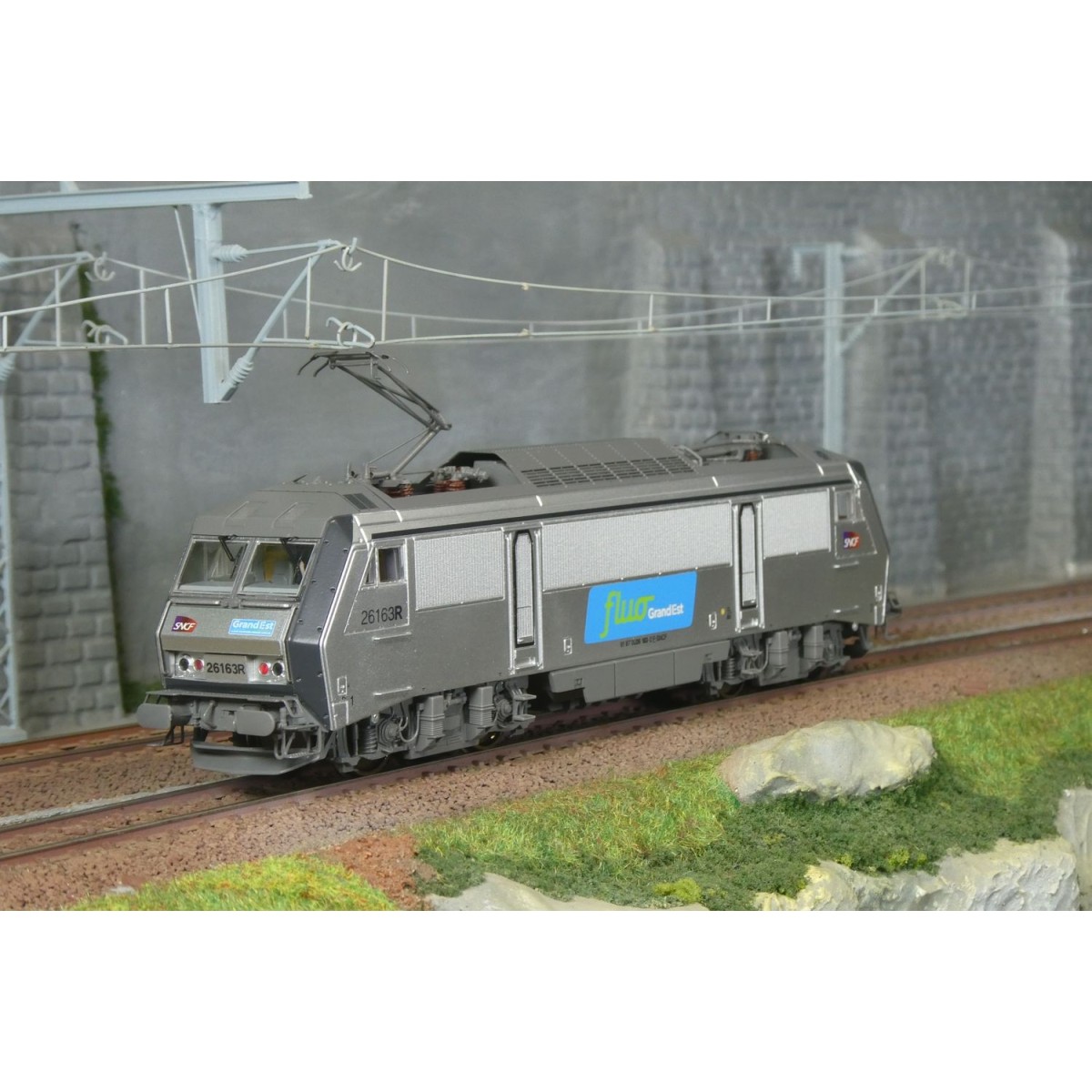 Jouef HJ2470 BB 26163R electric locomotive, SNCF, Grand Est fluores... Jouef HJ2470 BB 26163R electric locomotive, SNCF, Grand Est fluores...