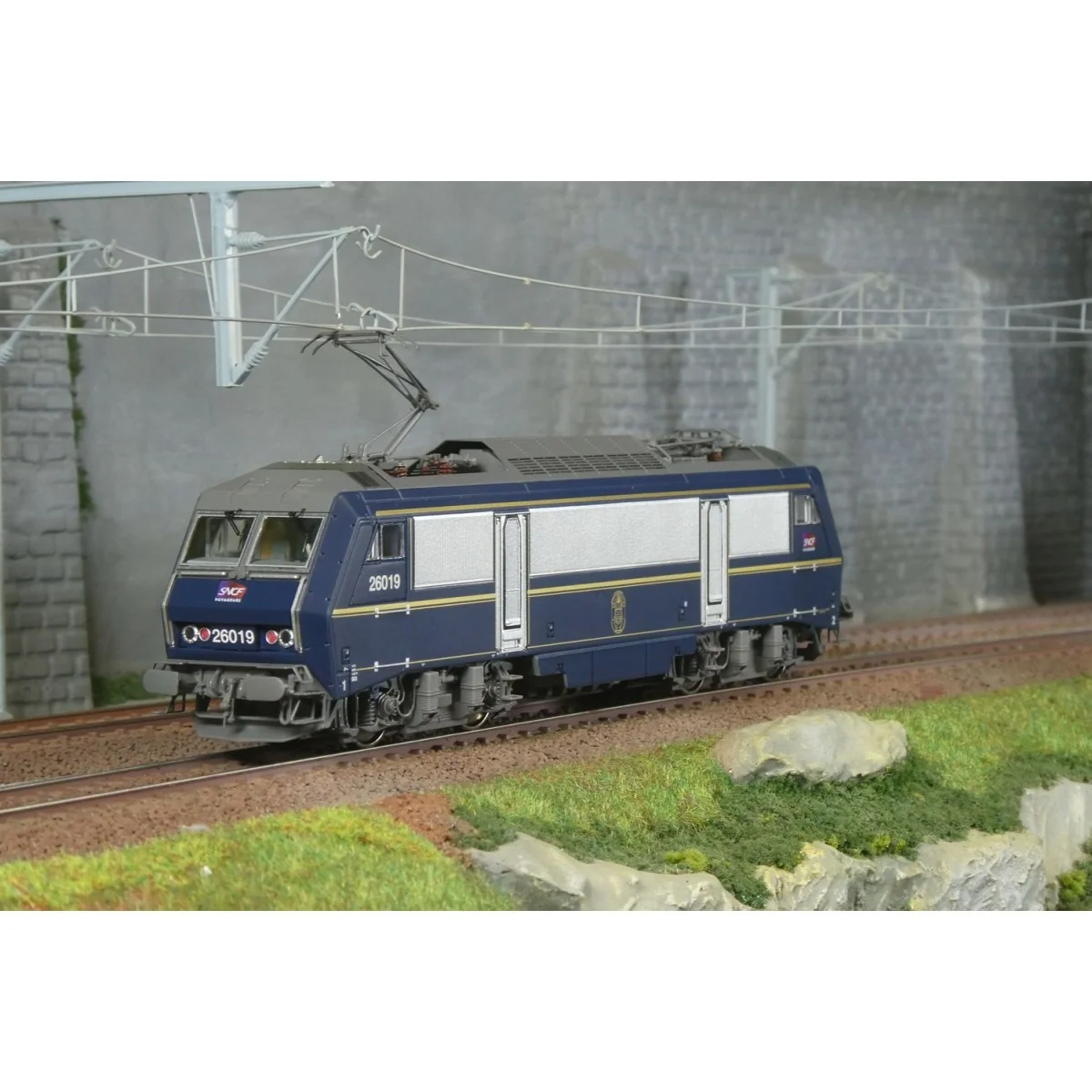 Jouef HJ2468 Locomotive électrique BB 26019, SNCF, livrée bleue Tra... Jouef HJ2468 Locomotive électrique BB 26019, SNCF, livrée bleue Tra...