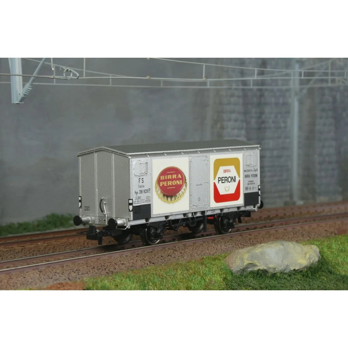 Wagon couvert réfrigéré type Hgb Peroni FS Ep. III - Rivarossi HR67... Wagon couvert réfrigéré type Hgb Peroni FS Ep. III - Rivarossi HR67...