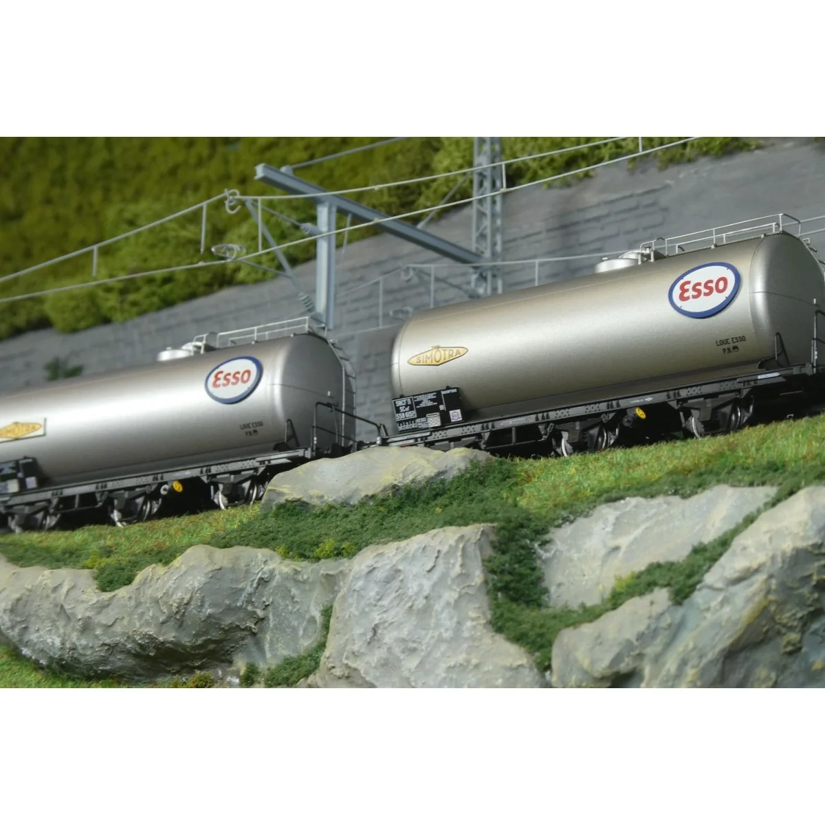 Set of 2 ESSO SNCF 3-axle tank wagons - Jouef HJ6294 - HO 1/87