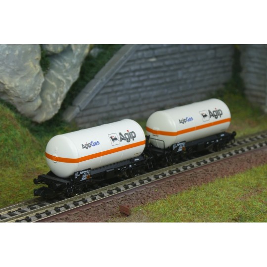 Set of 2 gas tank wagons FS Ep. IV - ARNOLD HN6693 - N 1/160 HN6693-Arnold HN6634 Set of 2 tank wagons with bogies, SNCF, VTG + Ermewa, N - 1/160 - HN6693