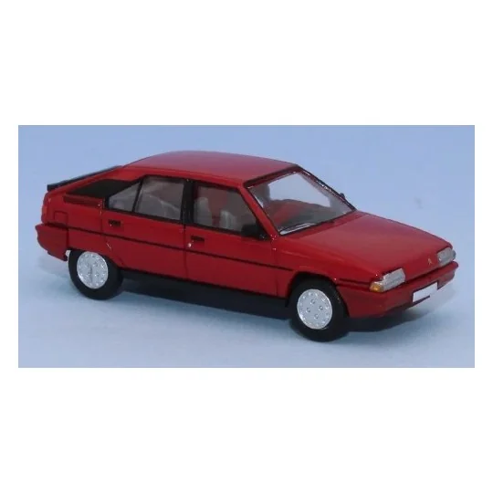 Voiture Citroën BX 16 phase 1 rouge 1983 - SAI 6484 HO 1/87 SAI_6484-Voiture Citroën BX 16 phase 1 rouge 1983 - SAI 6484 HO 1/87