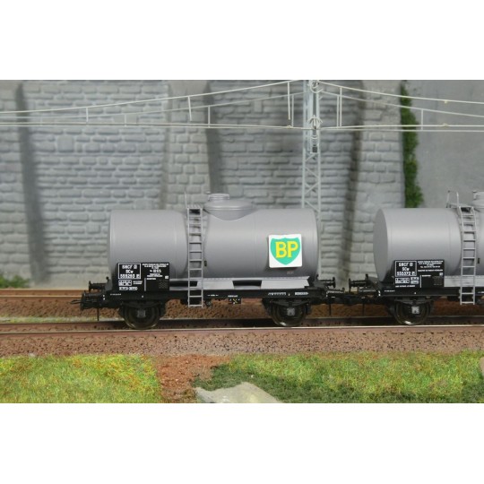 Ree models WB876 Set of 2 Petrol, SNCF, BP tank wagons WB-876-Ree models WB876 Set of 2 Petrol, SNCF, BP tank wagons - WB-876
