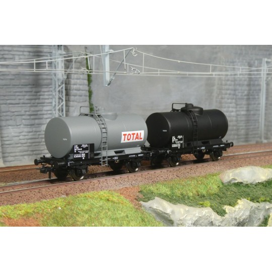 Ree models WB872 Set of 2 oil tank wagons, SNCF, TOTAL WB-872-Ree models WB872 Set of 2 oil tank wagons, SNCF, TOTAL - WB-872