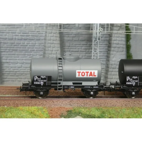 Ree models WB872 Set of 2 oil tank wagons, SNCF, TOTAL WB-872-Ree models WB872 Set of 2 oil tank wagons, SNCF, TOTAL