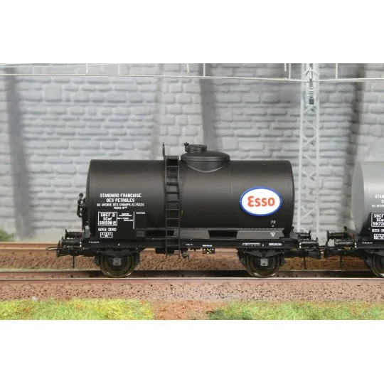 Ree Models WB870 Set of 2 Petrol Tank Wagons, SNCF, ESSO WB-870-Ree Models WB870 Set of 2 Petrol Tank Wagons, SNCF, ESSO