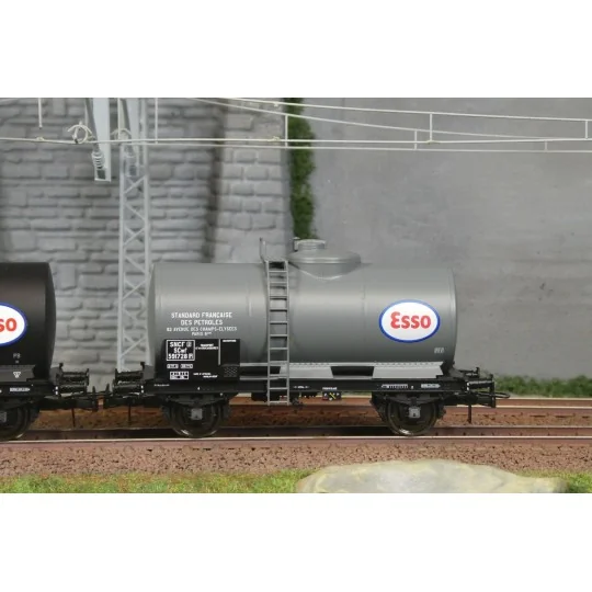 Ree Models WB870 Set of 2 Petrol Tank Wagons, SNCF, ESSO WB-870-Ree Models WB870 Set of 2 Petrol Tank Wagons, SNCF, ESSO