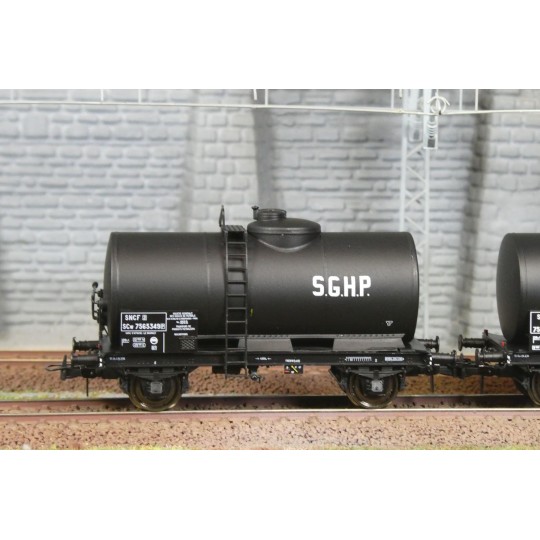 Ree models WB868 Set of 2 Petrol, SNCF, SGHP tank wagons WB-868-Ree models WB868 Set of 2 Petrol, SNCF, SGHP tank wagons - WB-868