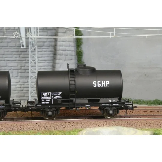 Ree models WB868 Set of 2 Petrol, SNCF, SGHP tank wagons WB-868-Ree models WB868 Set of 2 Petrol, SNCF, SGHP tank wagons