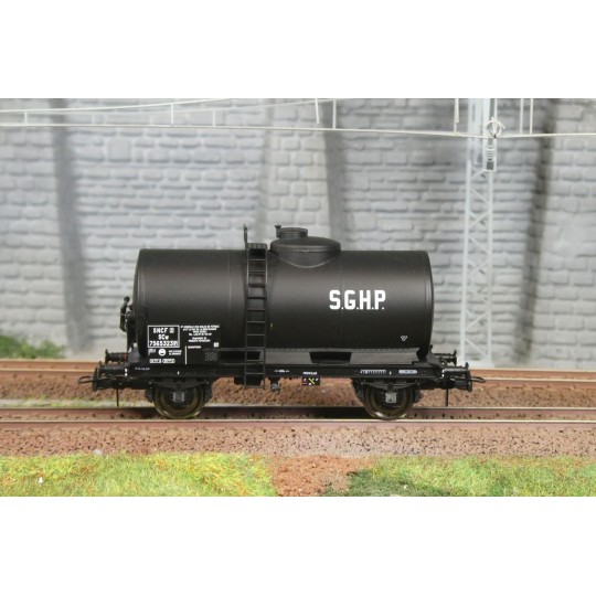 Ree Models WB867 Petroleum Tank Wagon, SNCF, SGHP WB-867-Ree Models WB867 Petroleum Tank Wagon, SNCF, SGHP - WB-867