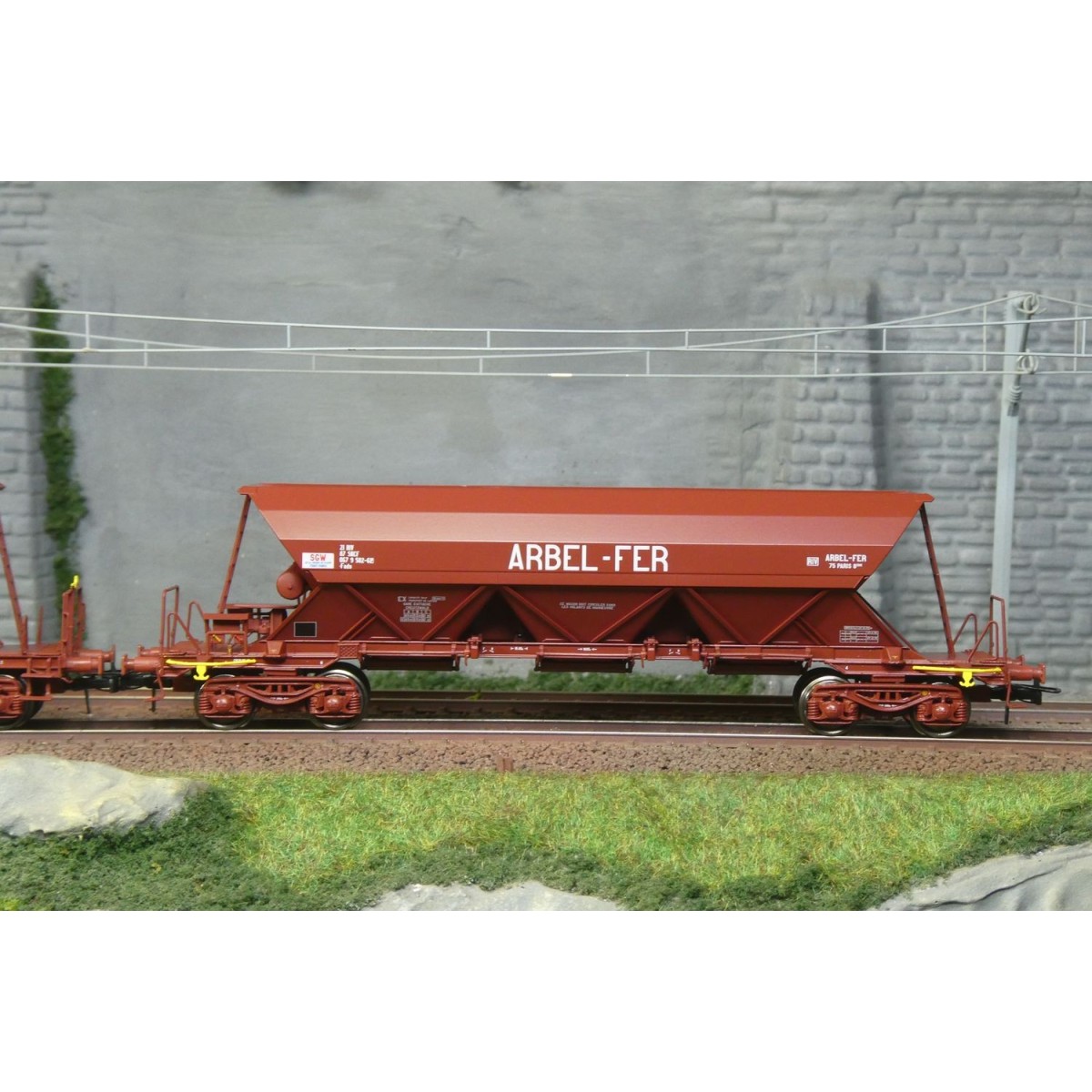 Ree Models WB859 Set of 3 EX Type 1 and 2 Hopper Wagons, SNCF, ARBE... Ree Models WB859 Set of 3 EX Type 1 and 2 Hopper Wagons, SNCF, ARBE...