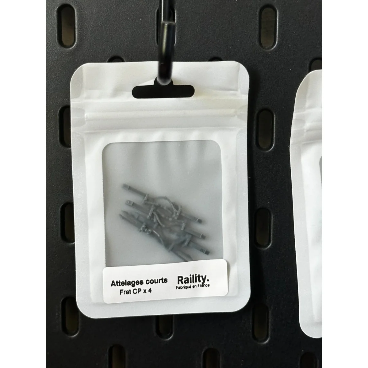 Realistic Freight Coupling - CG (x4) - Raility 401 Realistic Freight Coupling - CG (x4) - Raility 401