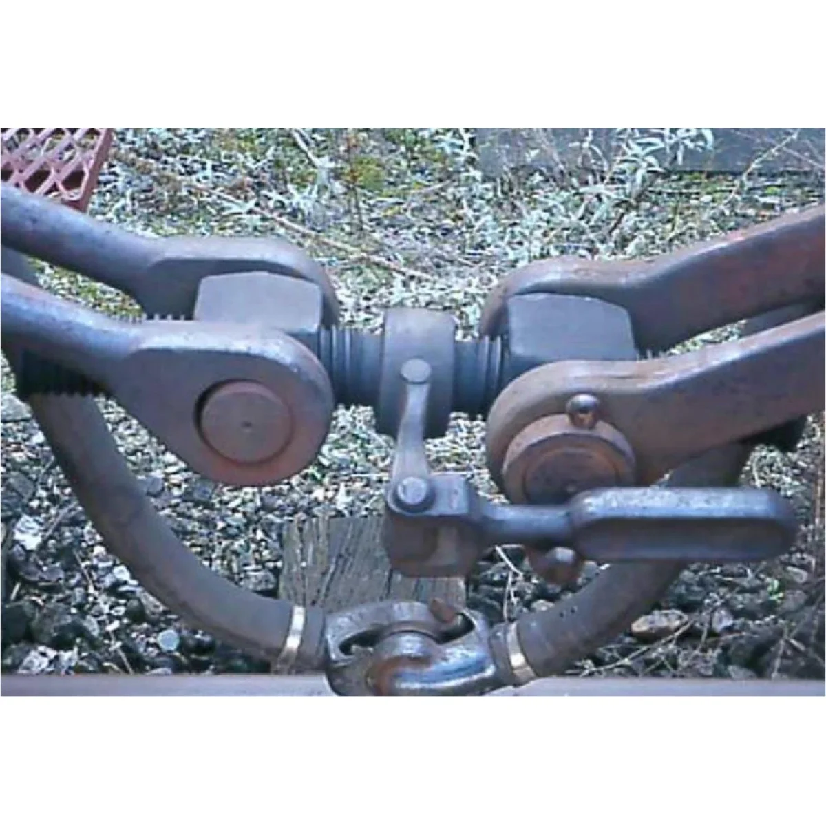 Realistic Freight Coupling - CG (x4) - Raility 401 Realistic Freight Coupling - CG (x4) - Raility 401