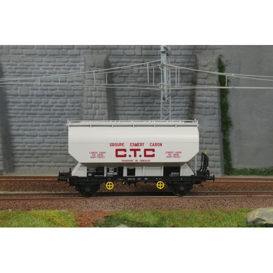 WB-879-Ree models WB871 Petroleum Tank Wagon, SNCF, TOTAL - WB-879