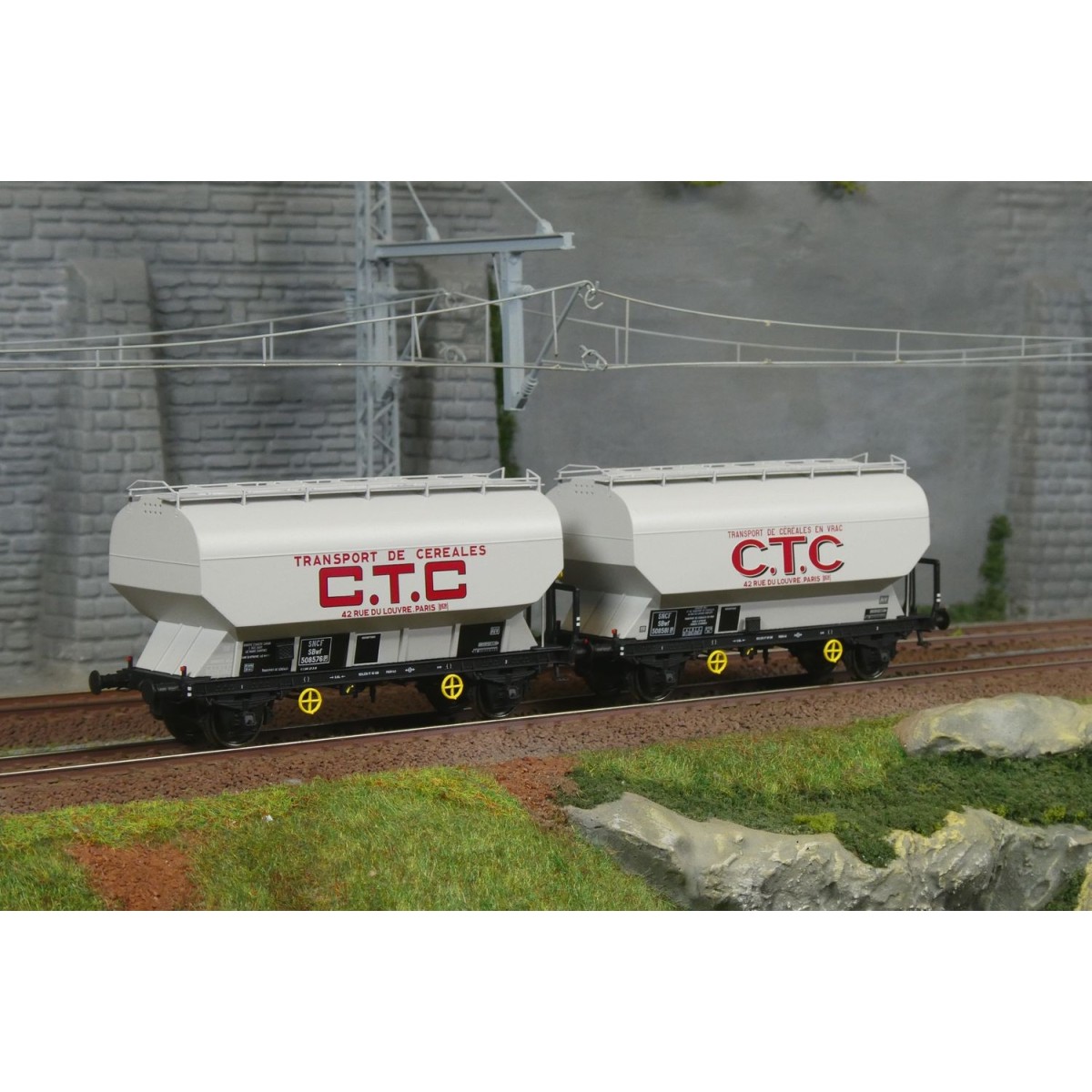 Set of 2 FAUVET-GIREL "CTC" grain wagons - REE WB880 - HO Set of 2 FAUVET-GIREL "CTC" grain wagons - REE WB880 - HO
