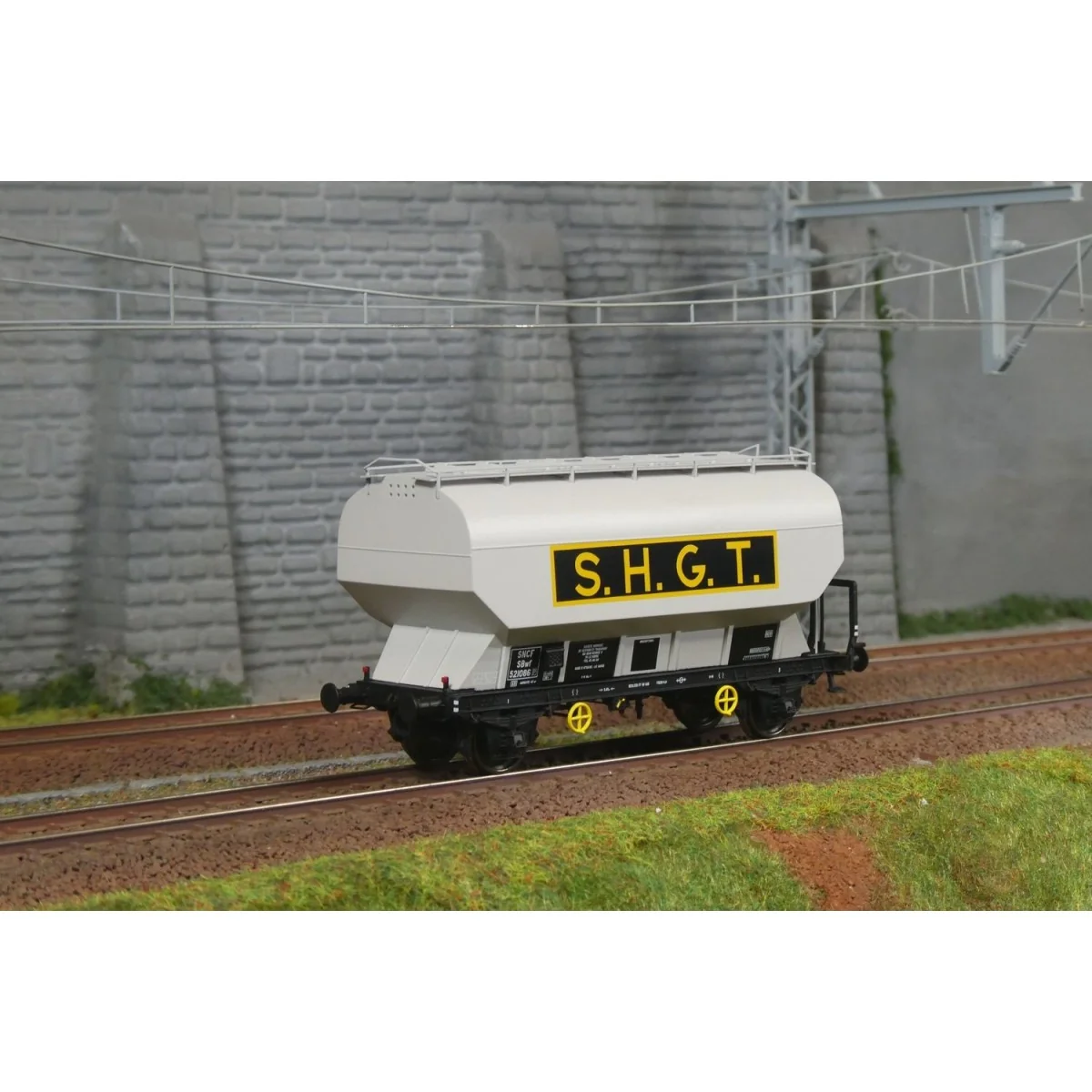 FAUVET-GIREL SHGT SNCF grain wagon, Era III - REE WB886 - HO